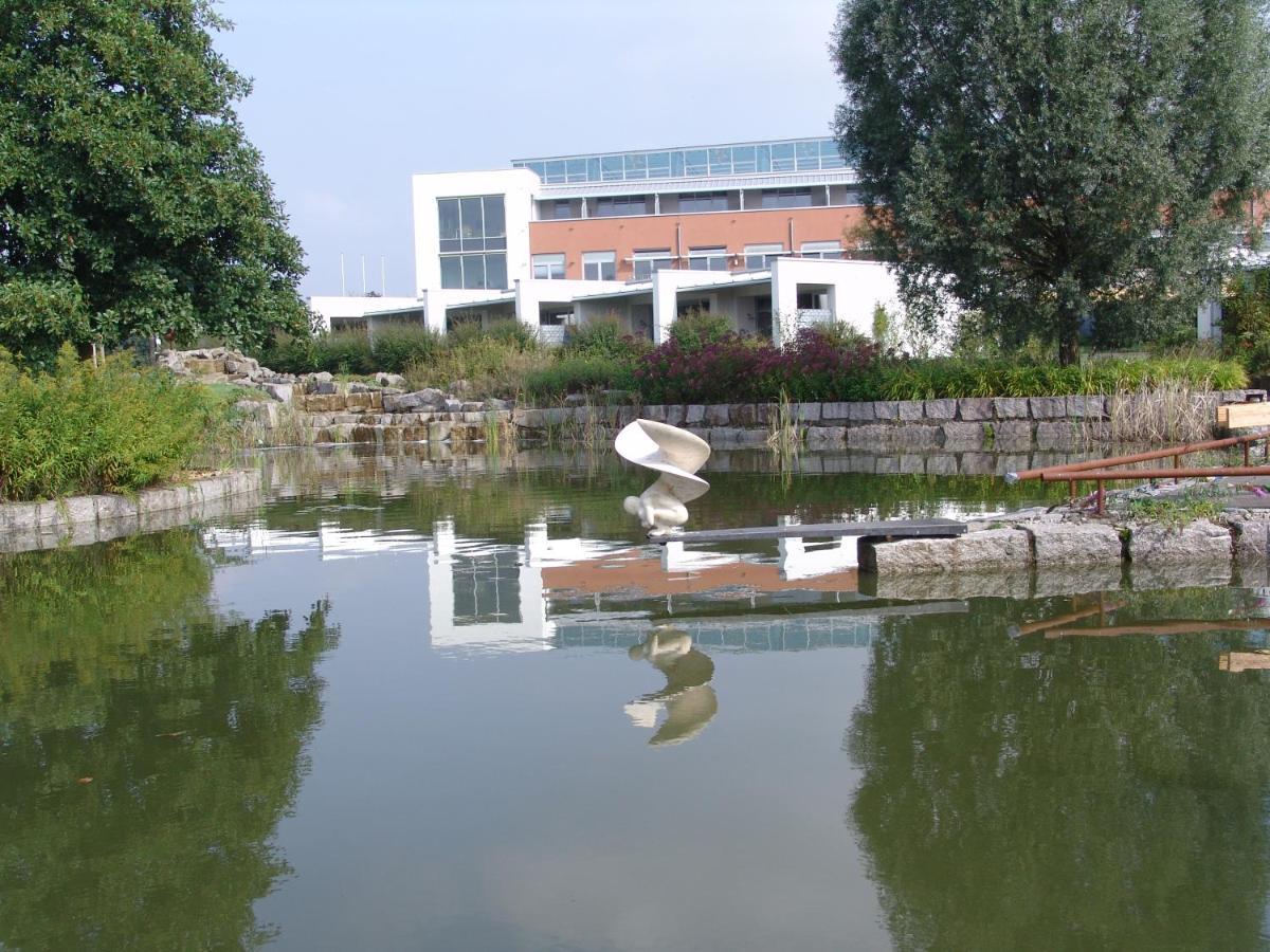 曼弗雷德 - 绍尔基金会研讨会酒店 Lobbach 外观 照片